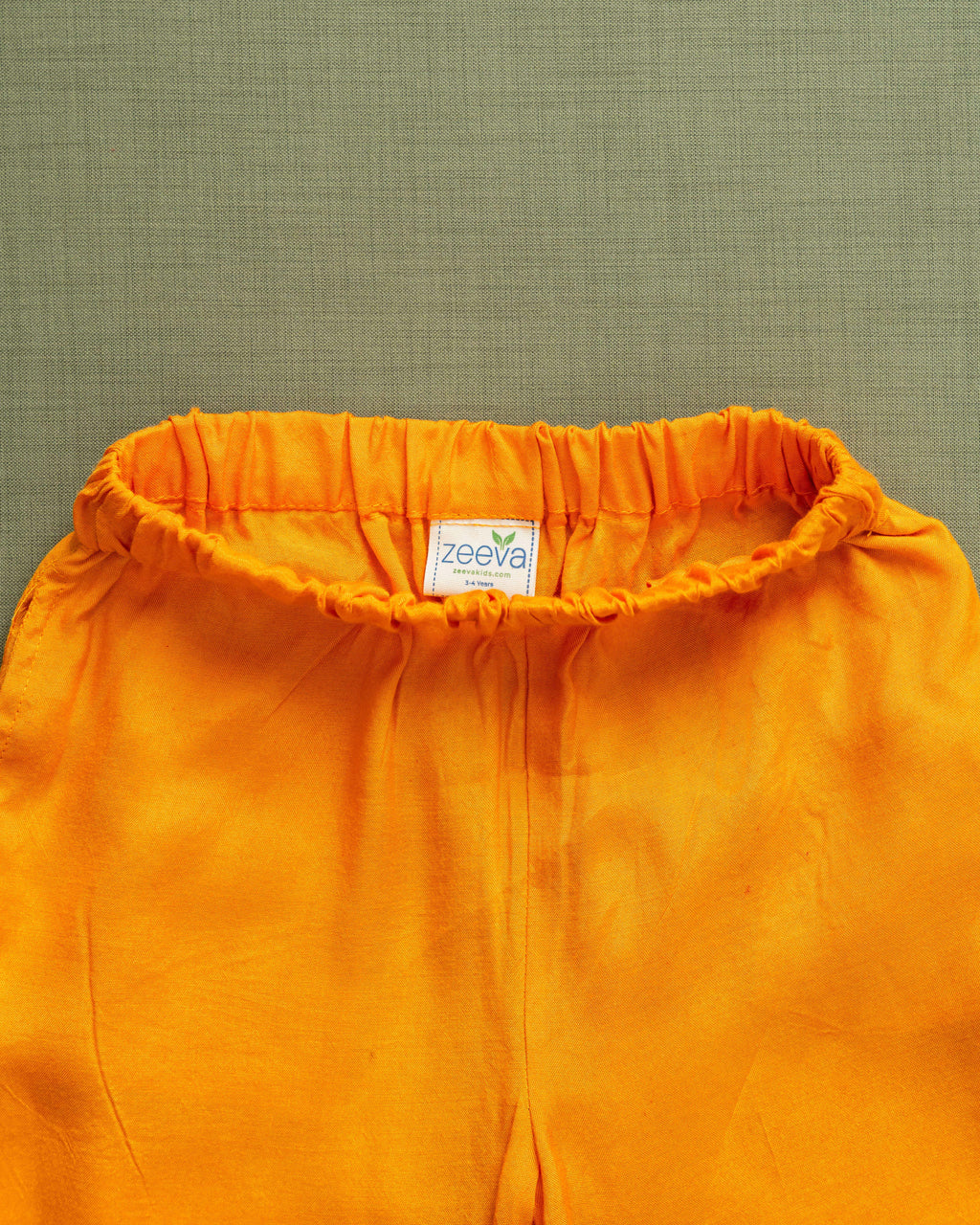 Kesar Bandhani Set